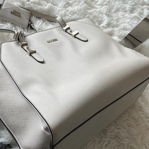 GUESS Bag - Picture 5 of 5